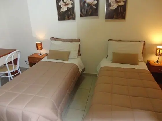 Basic Üç Kişilik Oda, Özel Banyo, Avlu