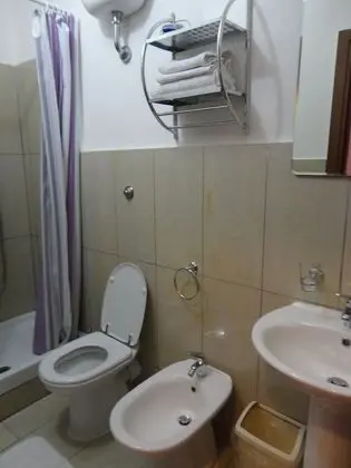 Basic Üç Kişilik Oda, Özel Banyo, Avlu