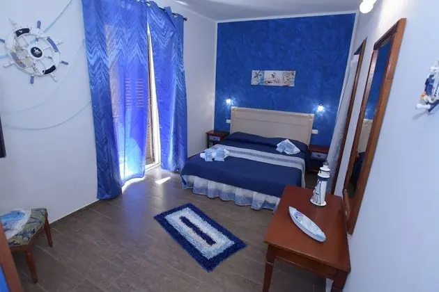 Üç Kişilik Oda