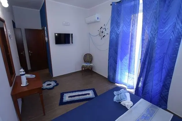 Üç Kişilik Oda