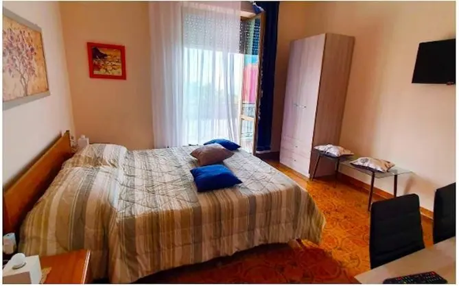 Basic Tek Büyük Yataklı Oda