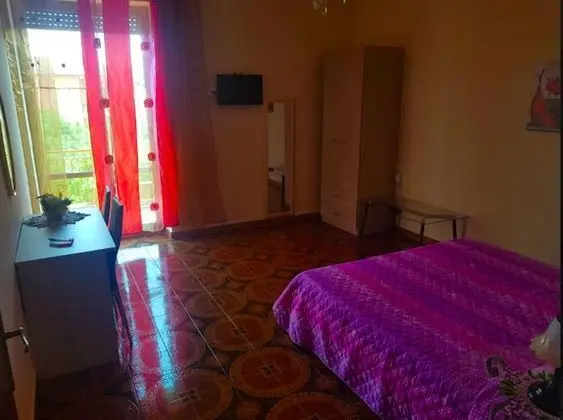 Basic Tek Büyük Yataklı Oda