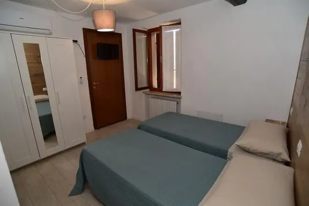 Economy Tek Büyük veya İki Ayrı Yataklı Oda (2)