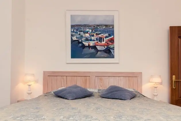 Family Tek Büyük Yataklı Oda