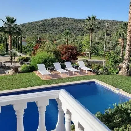 Family Tek Büyük Yataklı Oda