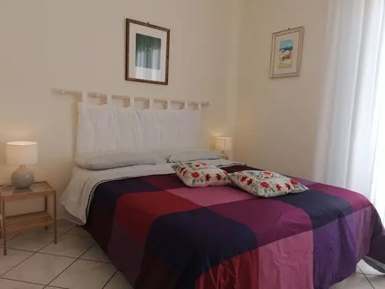 Tek Büyük Yataklı Oda, Özel Banyo, Kısmi Deniz Manzaralı (External)