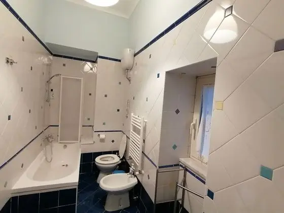 Tek Büyük Yataklı Oda, Özel Banyo, Kısmi Deniz Manzaralı (External)