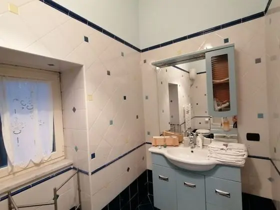 Tek Büyük Yataklı Oda, Özel Banyo, Kısmi Deniz Manzaralı (External)