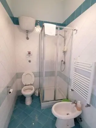 Üç Kişilik Oda, Kısmi Deniz Manzaralı