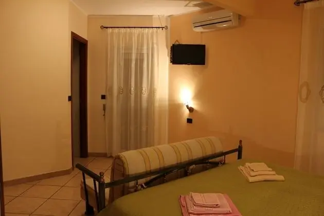 Comfort Tek Büyük Yataklı Oda