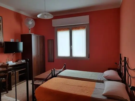 Traditional Üç Kişilik Oda