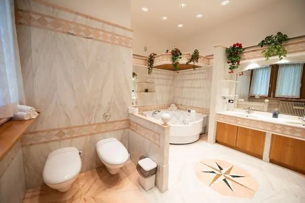 Luxury Süit, Jakuzi (private entrance)