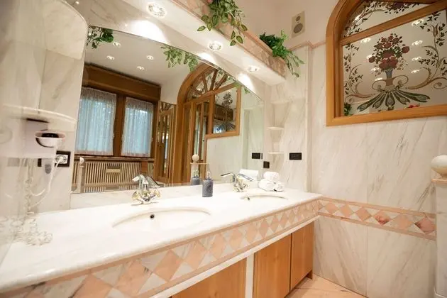 Luxury Süit, Jakuzi (private entrance)