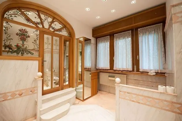 Luxury Süit, Jakuzi (private entrance)