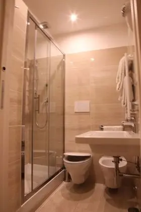 Standard Tek Büyük veya İki Ayrı Yataklı Oda, 1 Yatak Odası, Özel Banyo, Avlu Manzaralı