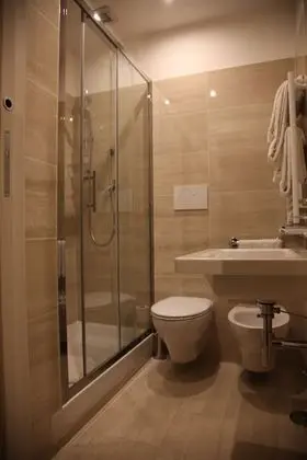 Standard Tek Büyük veya İki Ayrı Yataklı Oda, 1 Yatak Odası, Özel Banyo, Avlu Manzaralı