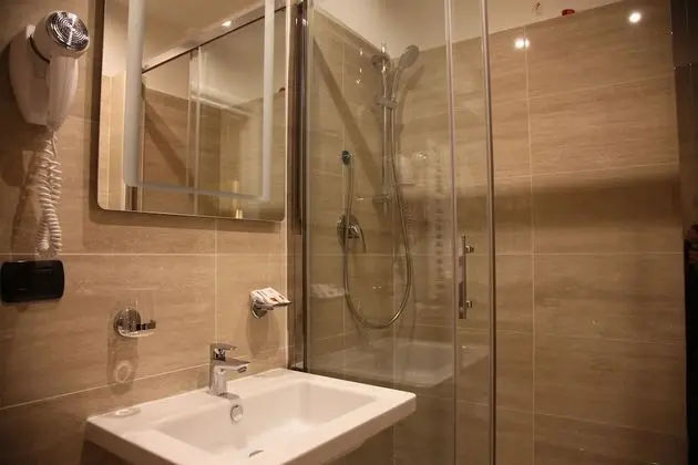 Standard Tek Büyük veya İki Ayrı Yataklı Oda, 1 Yatak Odası, Özel Banyo, Avlu Manzaralı