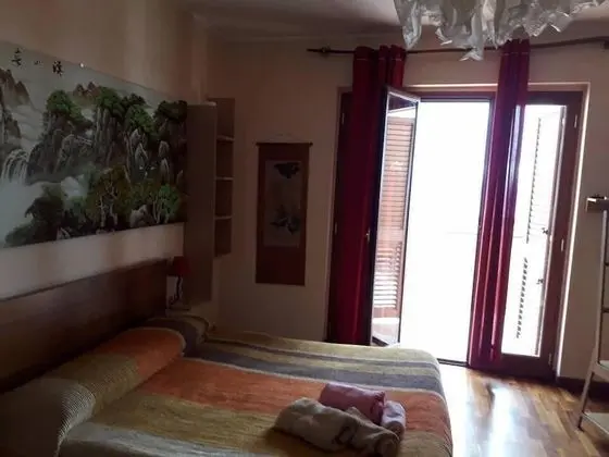 Economy Üç Kişilik Oda, Ortak Banyo