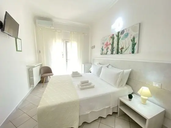 Basic Tek Büyük veya İki Ayrı Yataklı Oda