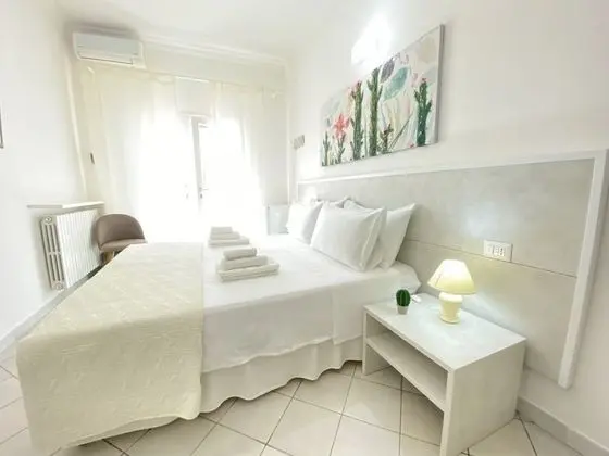 Basic Tek Büyük veya İki Ayrı Yataklı Oda