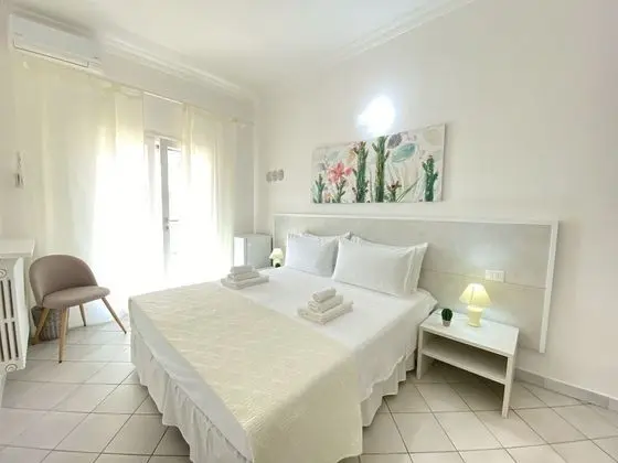 Basic Tek Büyük veya İki Ayrı Yataklı Oda