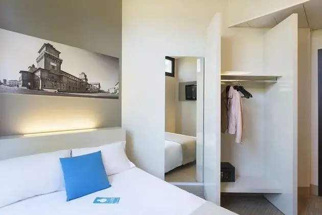 Tek Kişilik Oda, Sigara İçilmez