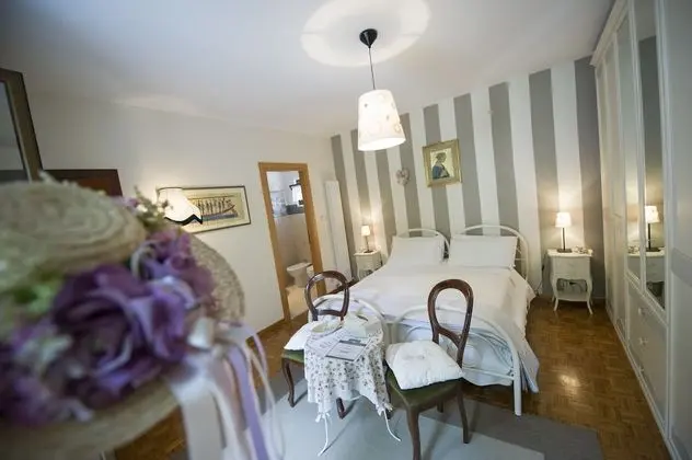 Comfort Tek Büyük Yataklı Oda, Balkon, Tepe Manzaralı (Dei Fiori)