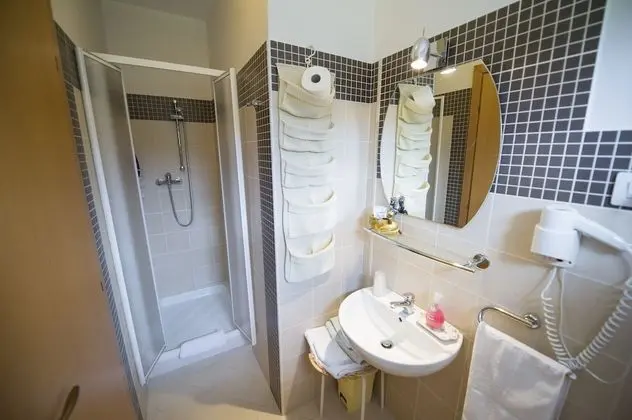 Comfort Tek Büyük Yataklı Oda, Balkon, Tepe Manzaralı (Dei Fiori)