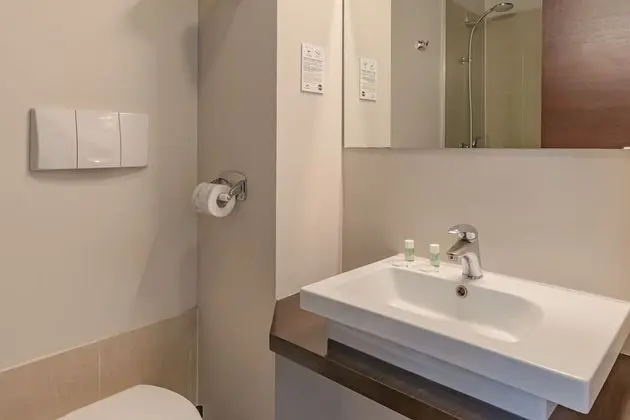 Tek Kişilik Oda, Sigara İçilmez