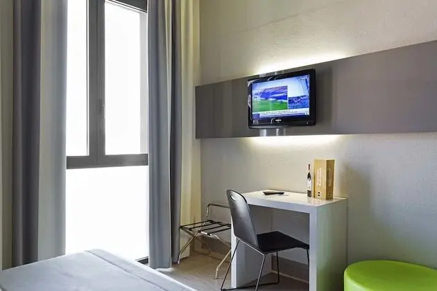 Tek Büyük Yataklı Oda, Sigara İçilmez