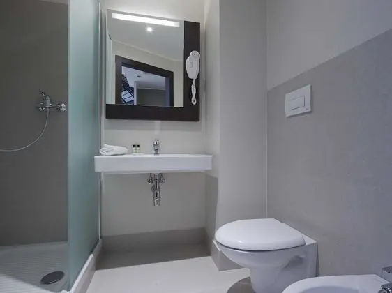 Tek Büyük Yataklı Oda, Sigara İçilmez