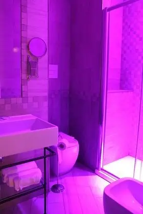 Tek Büyük Yataklı Oda, Balkon