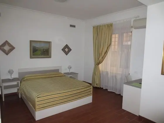 Tek Büyük Yataklı Oda, Bahçe Manzaralı