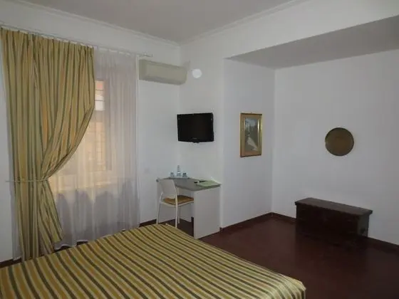 Tek Büyük Yataklı Oda, Bahçe Manzaralı