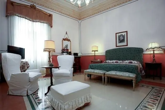 Deluxe Üç Kişilik Oda, Banyolu/Duşlu