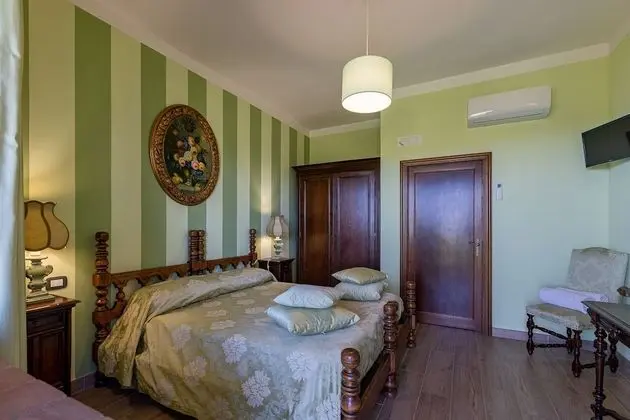 Tek Büyük Yataklı Oda, 1 Büyük (Queen) Boy Yatak, Sigara İçilmez (Olivo)