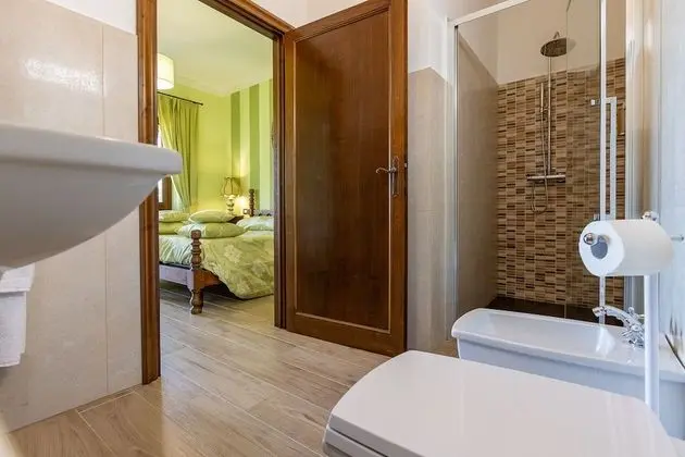 Tek Büyük Yataklı Oda, 1 Büyük (Queen) Boy Yatak, Sigara İçilmez (Olivo)