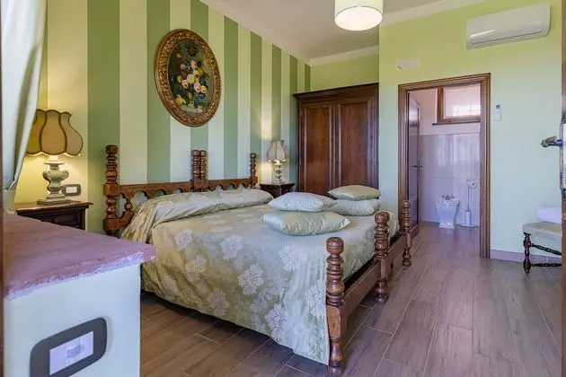 Tek Büyük Yataklı Oda, 1 Büyük (Queen) Boy Yatak, Sigara İçilmez (Olivo)