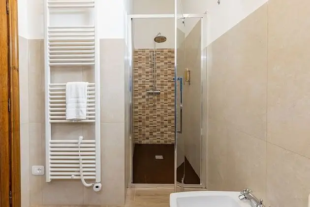 Tek Büyük Yataklı Oda, 1 Büyük (Queen) Boy Yatak, Sigara İçilmez (Olivo)