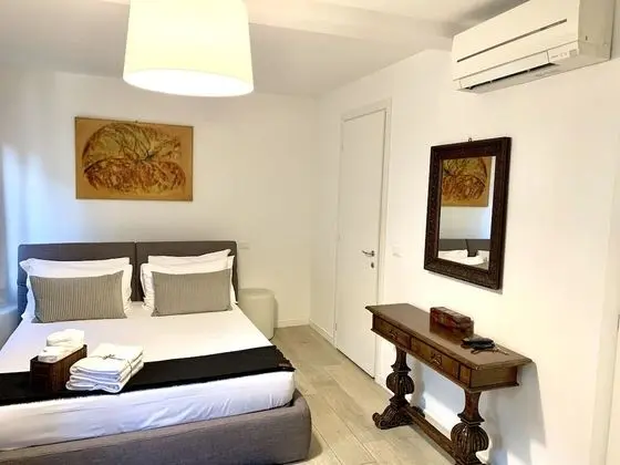 Deluxe Tek Büyük Yataklı Oda, Kanal Manzaralı