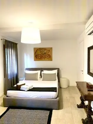 Deluxe Tek Büyük Yataklı Oda, Kanal Manzaralı