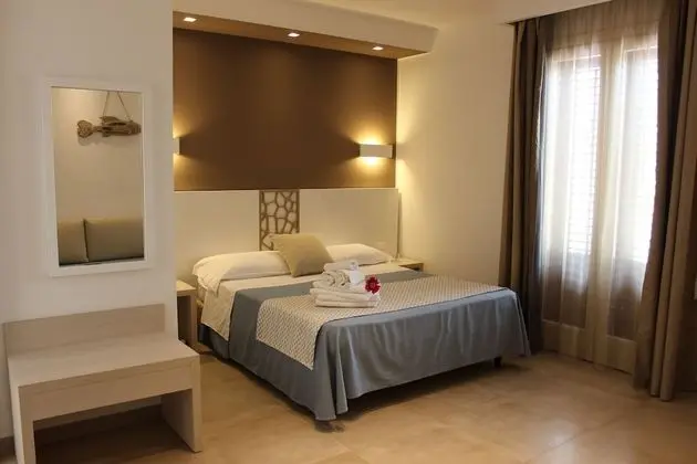 Üç Kişilik Oda, Bahçe Manzaralı