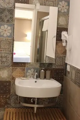 Üç Kişilik Oda, Bahçe Manzaralı