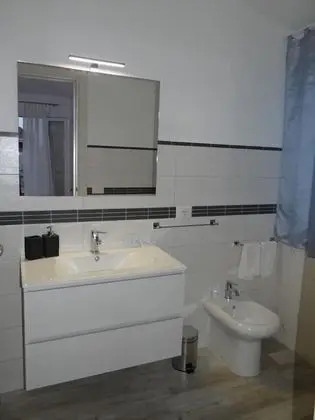 Tek Büyük Yataklı Oda, Özel Banyo (Grigia)