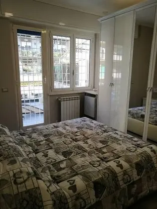 Tek Büyük Yataklı Oda, Balkon