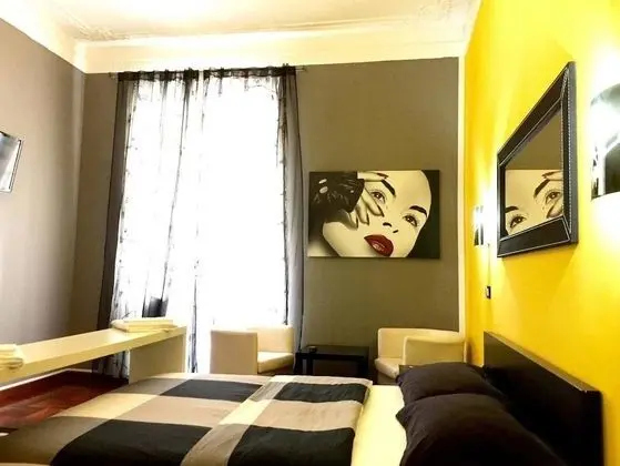Tek Büyük Yataklı Oda, Ortak Banyo