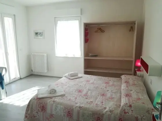 Tek Büyük veya İki Ayrı Yataklı Oda, Göl Manzaralı (6)