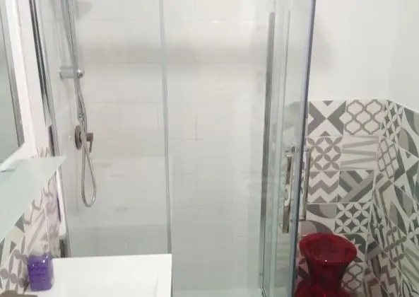 Tek Büyük Yataklı Oda, Özel Banyo (White)