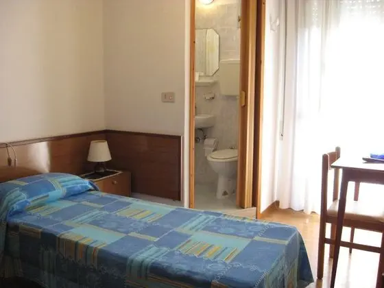 Standard Tek Kişilik Oda, Banyolu/Duşlu