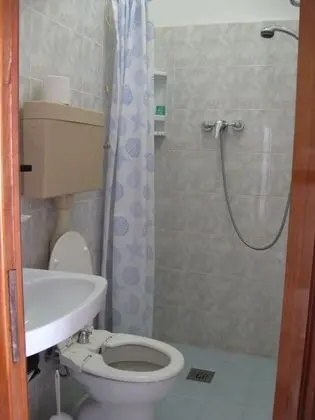 Standard Üç Kişilik Oda, Banyolu/Duşlu